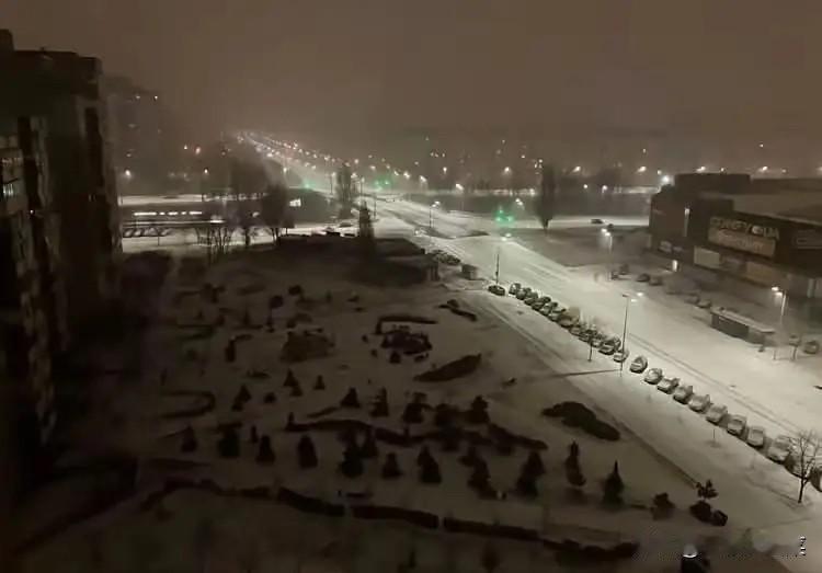 这一次乌克兰真的是挺不住了，他倒在了第4个冬天。

最新消息，基辅城的市长克里琴