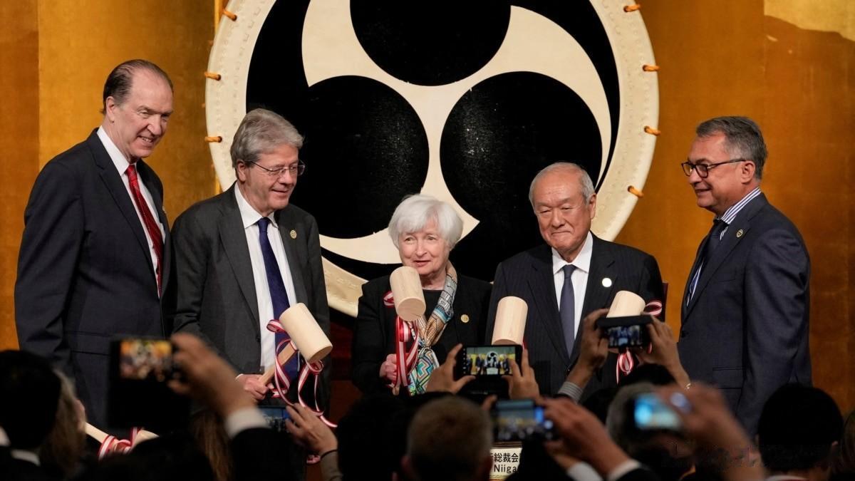 联合声明虽然没提中国，但是会议期间没少提，声明的指向性也很明显

在日本举行的七