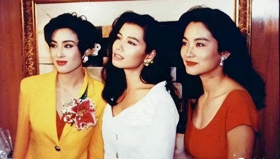 张敏、钟楚红、林青霞同框合影，个个都是大美女，曾经娱乐圈的颜值半边天！ ​​​