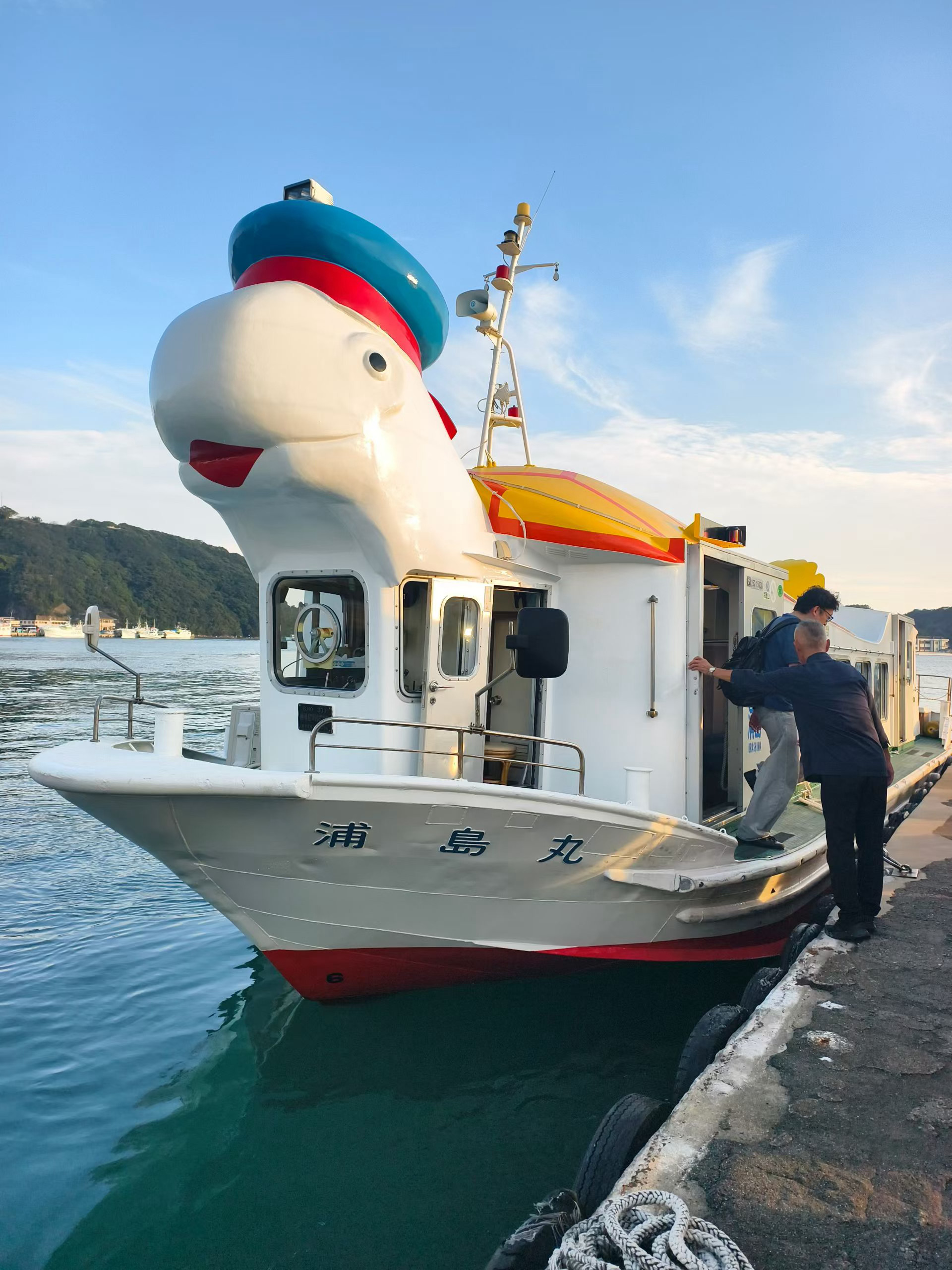 住在浦岛的酒店 这里有有名的的洞穴温泉，忘归洞和玄武洞。在洞中泡汤，半身浸在温泉
