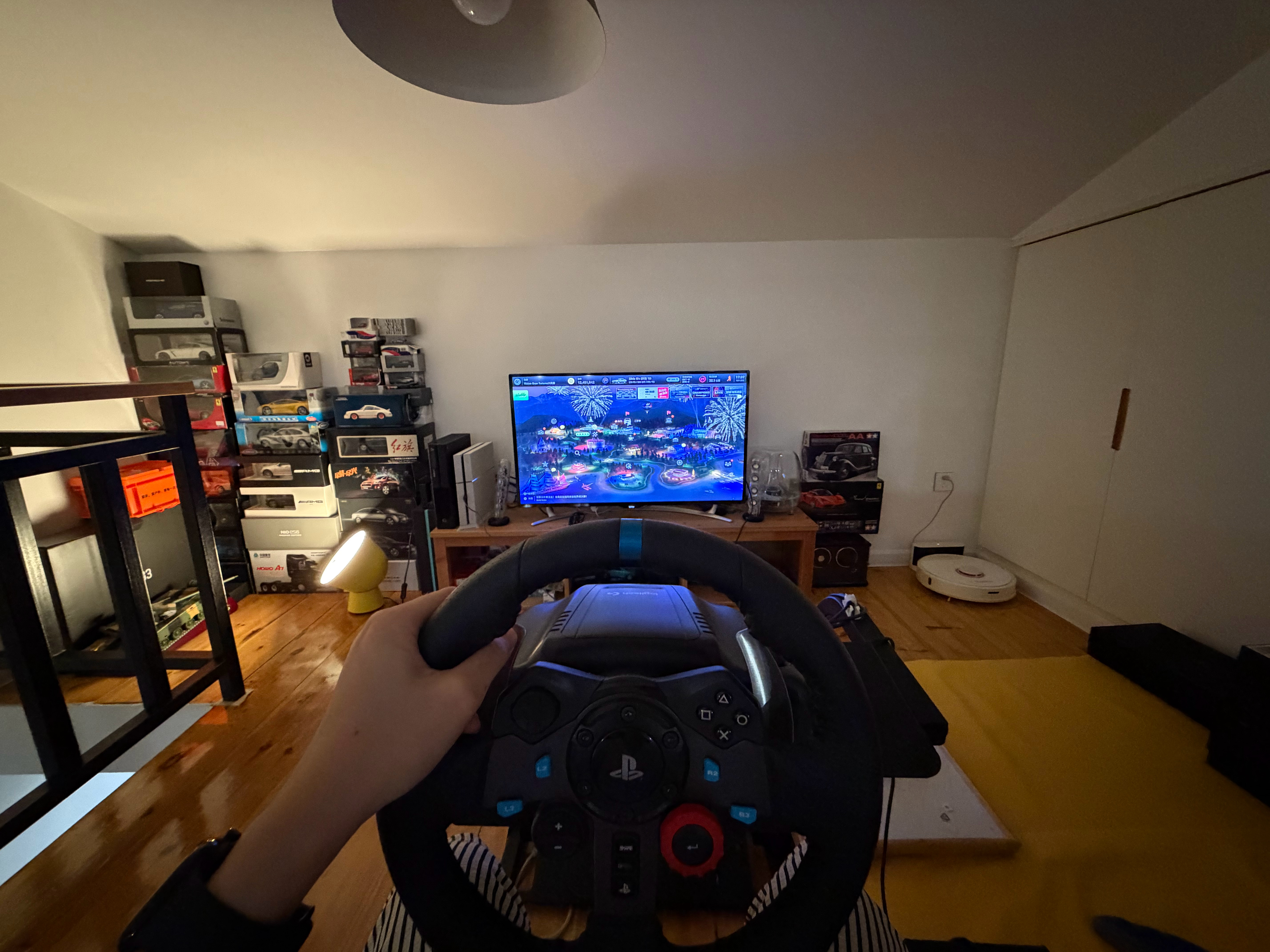 周末被我司文案大神跑赛道卷到了…只好在家打开模拟器跑一下午..这老PS4还能跑G