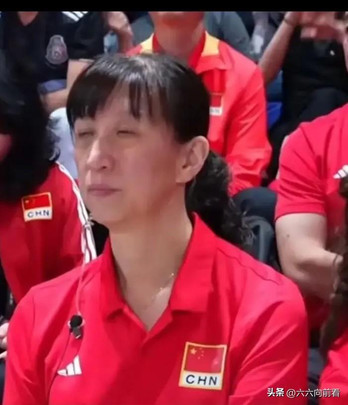 女排想要顺利拿到洛杉矶奥运会入场券，必须做好这三点：
1. 赖亚文必须亲力亲为，