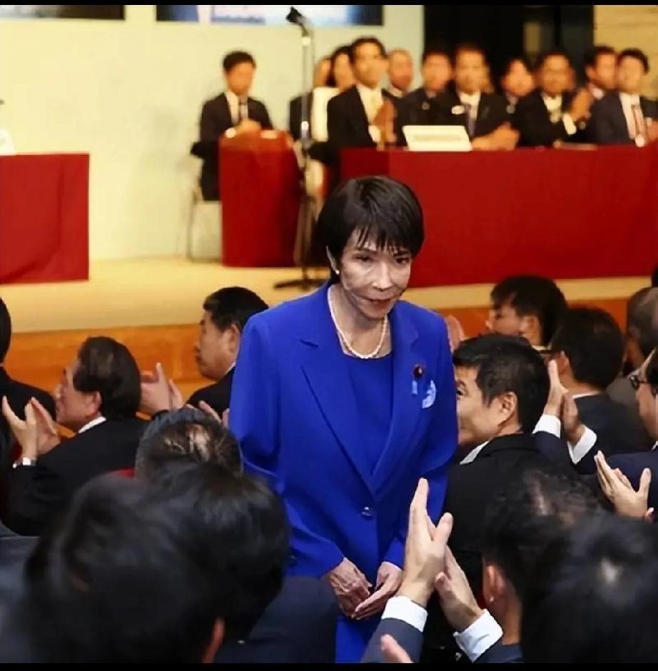 日本这操作跟坐过山车似的。高市早苗想见特朗普谈军事合作，结果被各种推脱，特朗普态