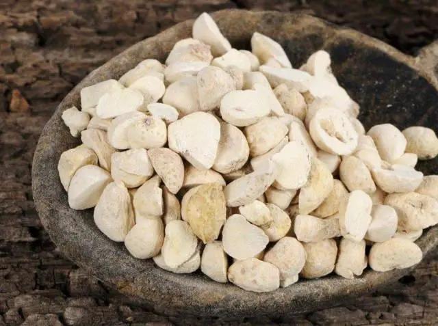 世代行医的爷爷说：脂肪瘤本质是中焦的脾破了，痰流到了皮肤上！
 
年前去参加同学