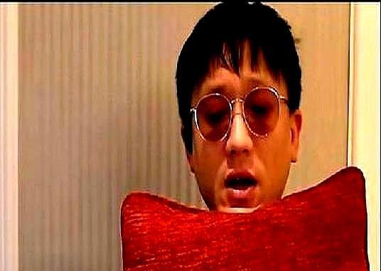 二饼一句嘴快，力哥刚买的机票当场作废。
你猜怎么着？
直播弹幕炸了，满屏都是“又