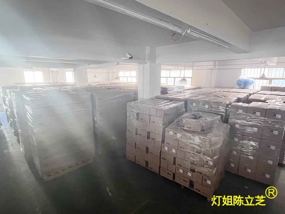 陈立芝写日记的第612天：12月21日 周六 晴
时间好快，又到周六了！
昨晚老