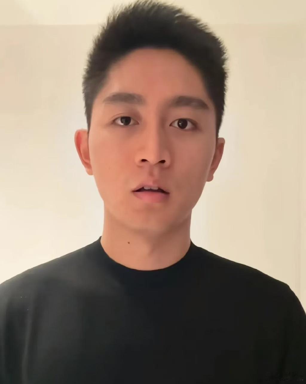 羊毛月被注册为商标“羊毛月”本名杨悦，以其独特的视频内容和鲜明的个人风格在网络上