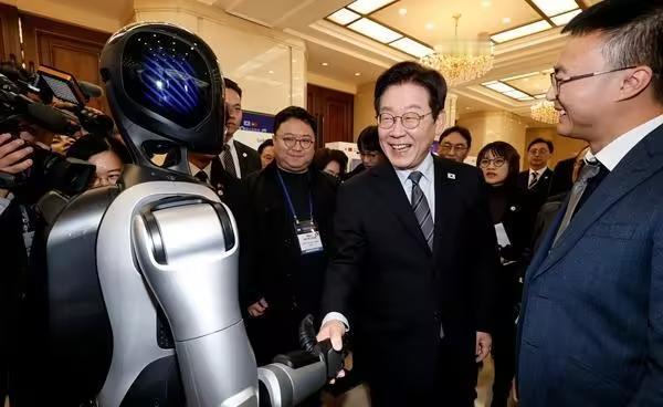 刚结束的访华三天，他亲眼看到了中国的发展节奏和合作意愿，也亲耳听到了中方对中韩关