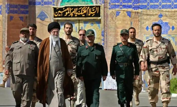 伊朗突发抓捕行动！100人在伊朗首都德黑兰附近被伊朗安全部队逮捕，其余一部分人被