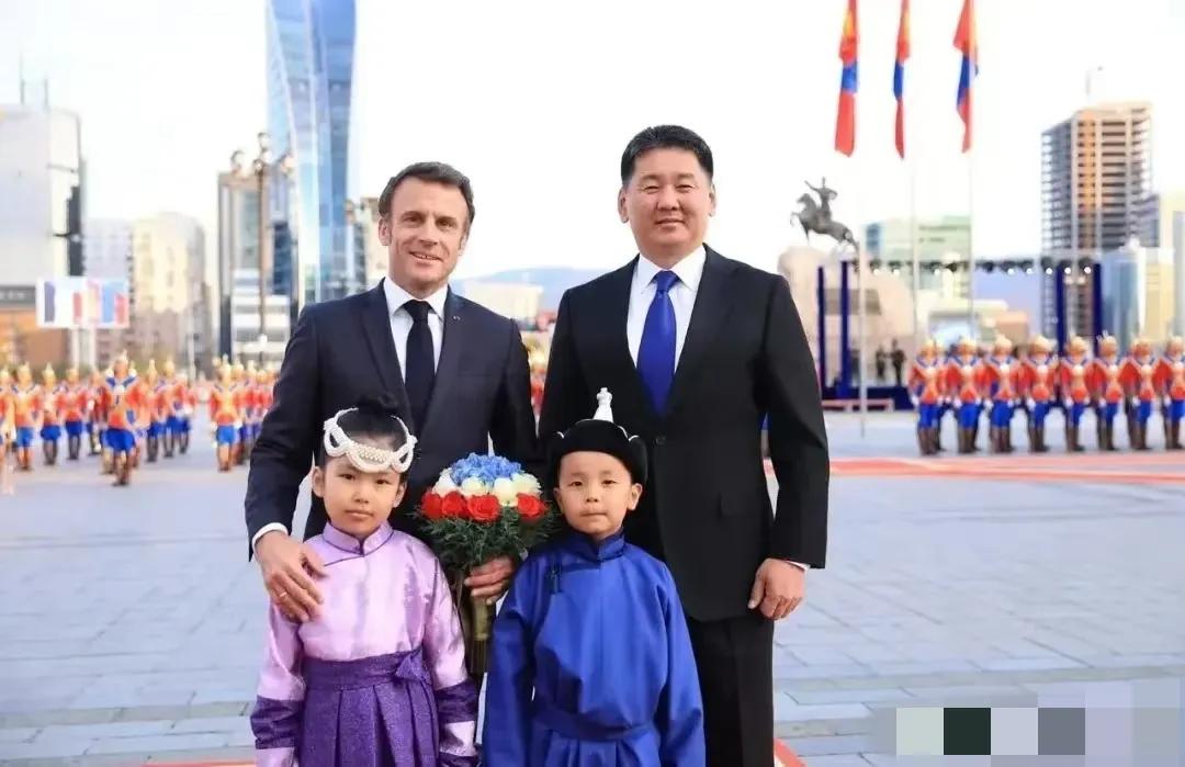 请问马克龙，在和蒙古签合约之前有没有先问清楚“铀”要从哪里运出去呢？先问妥当了，