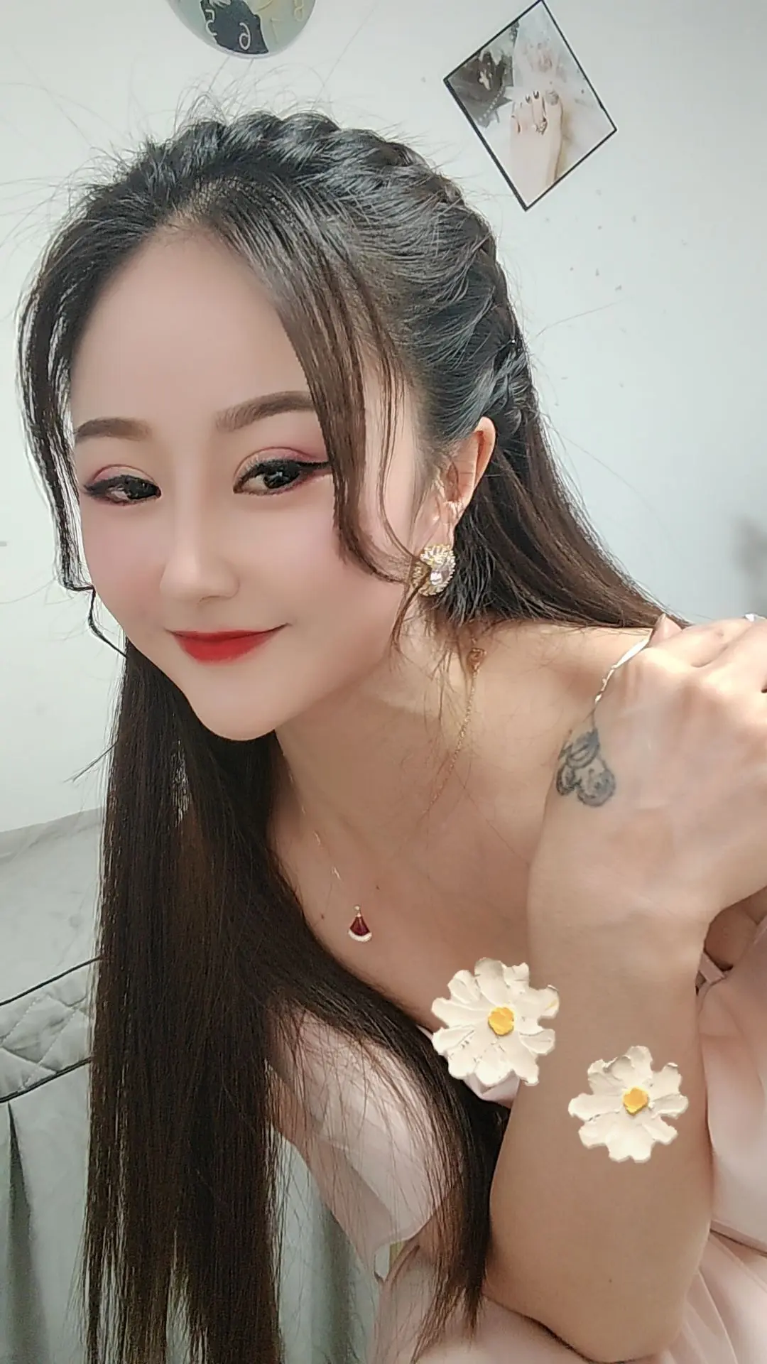 爱一个人的时候就真的只爱一个人，我不爱新鲜，我只爱那个坚定选择我的人……