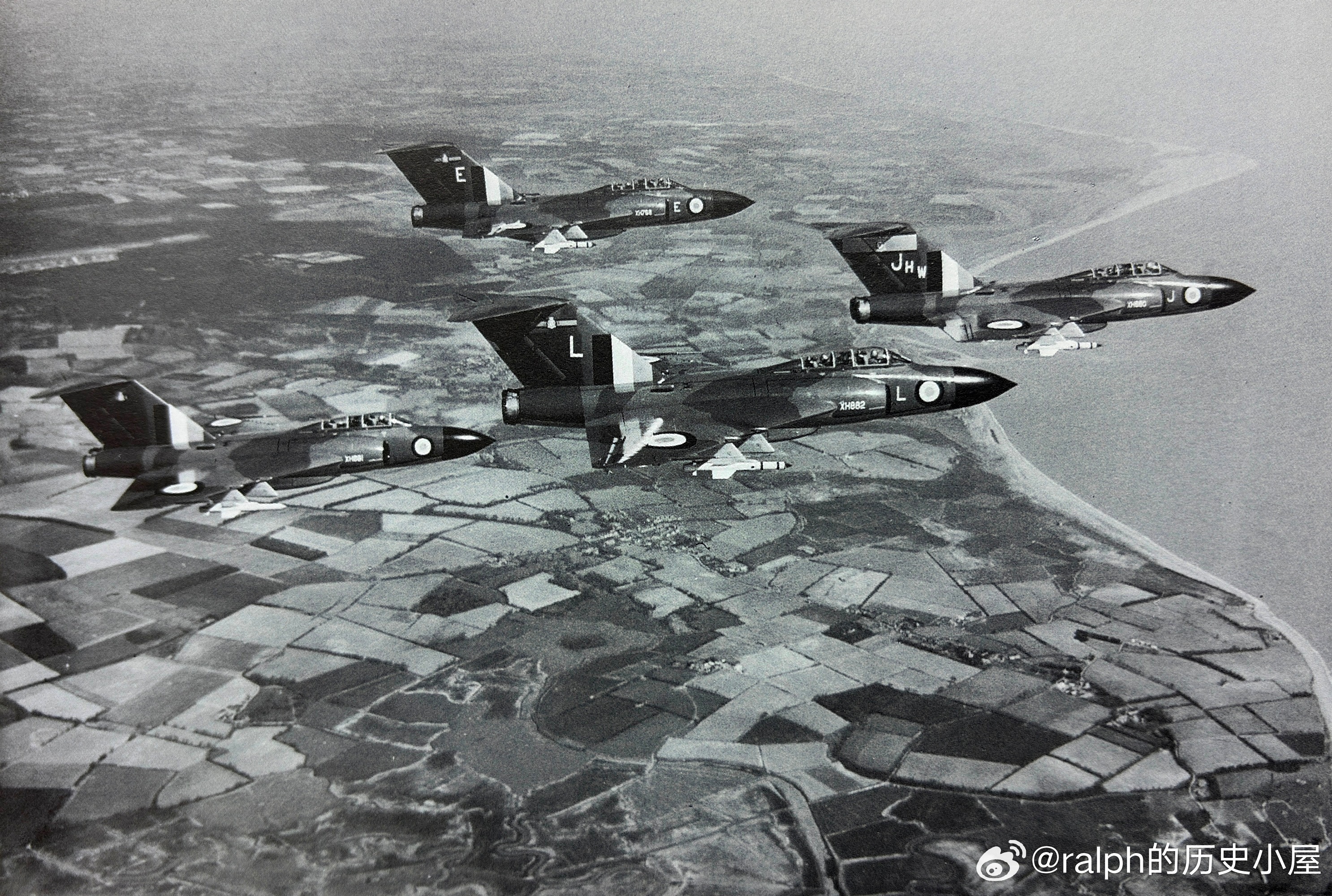 英国皇家空军第29中队的Javelin标枪FAW9战斗机，装备firestrea