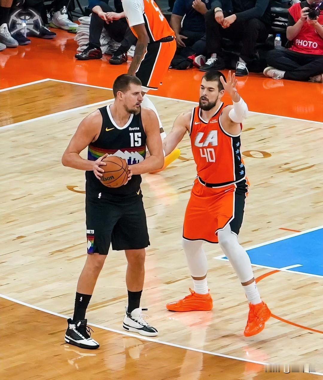 六连败！快船已经沉到“马里亚纳海沟”了！

说句玩笑话，卢指导本场已经“请神接仙