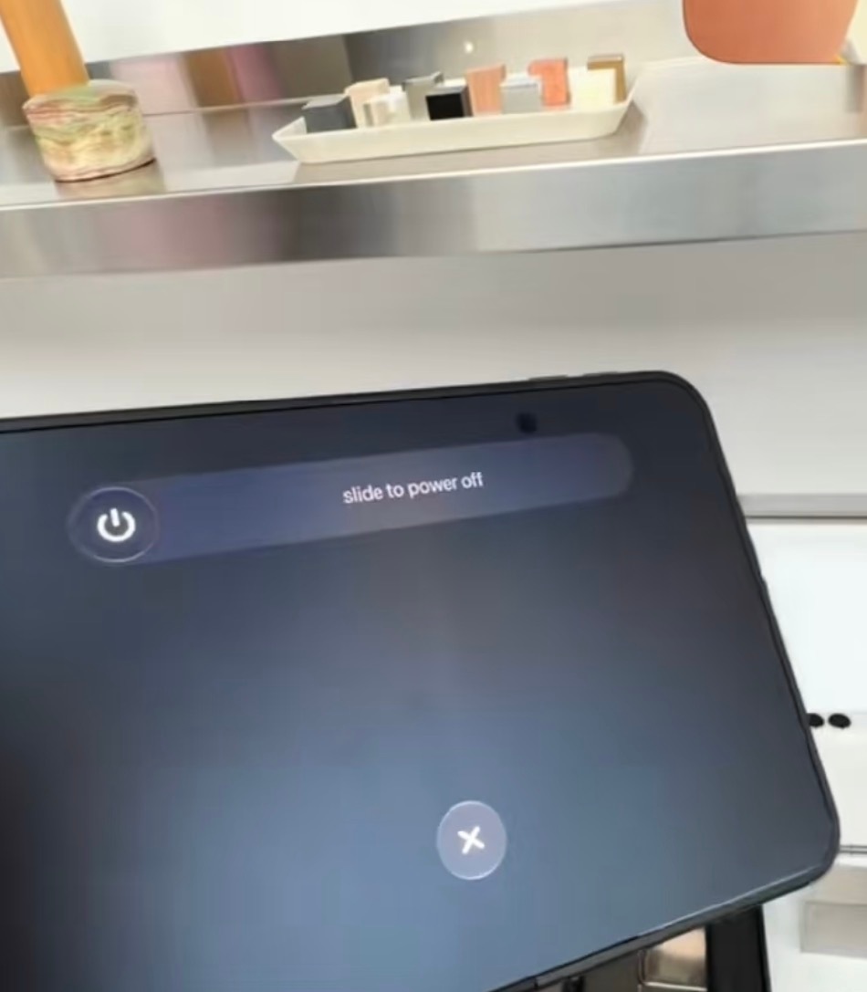 防止你不知道：iPhone Duo的关机行程可以绕地球一圈🌍 ​​​