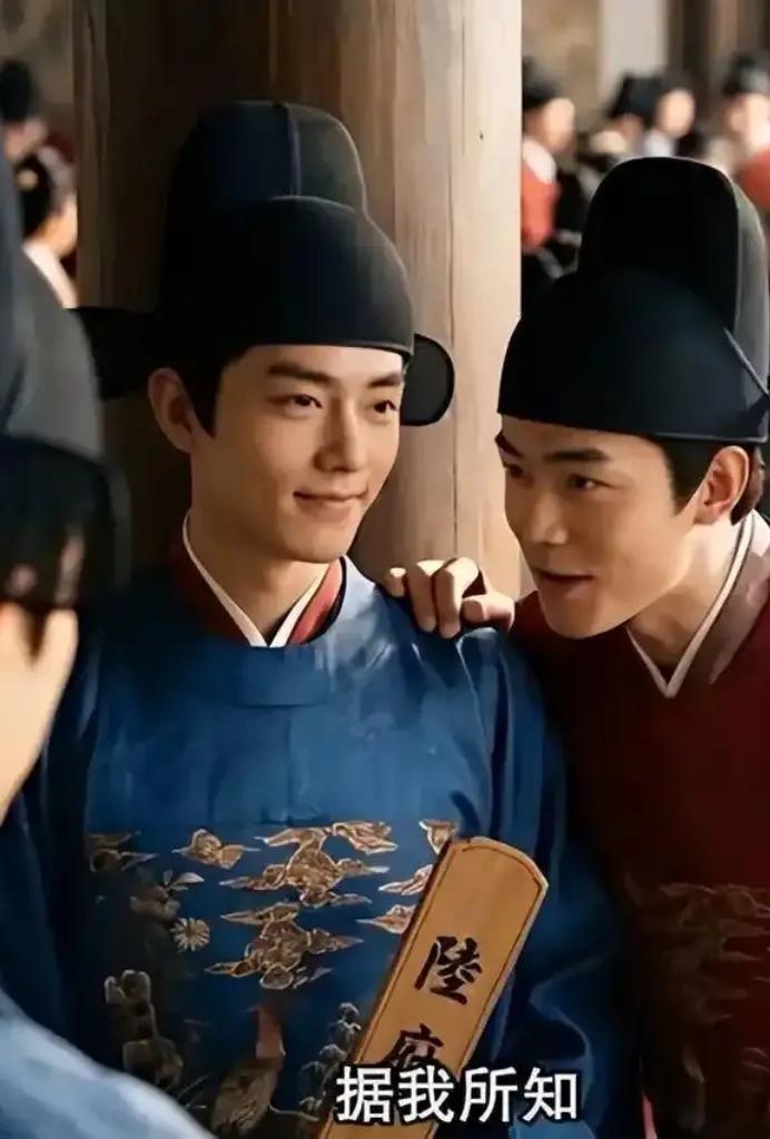 央媒近日发文痛批短剧行业乱象，指出“陪吃陪睡”等潜规则仅是冰山一角，背后更存在违