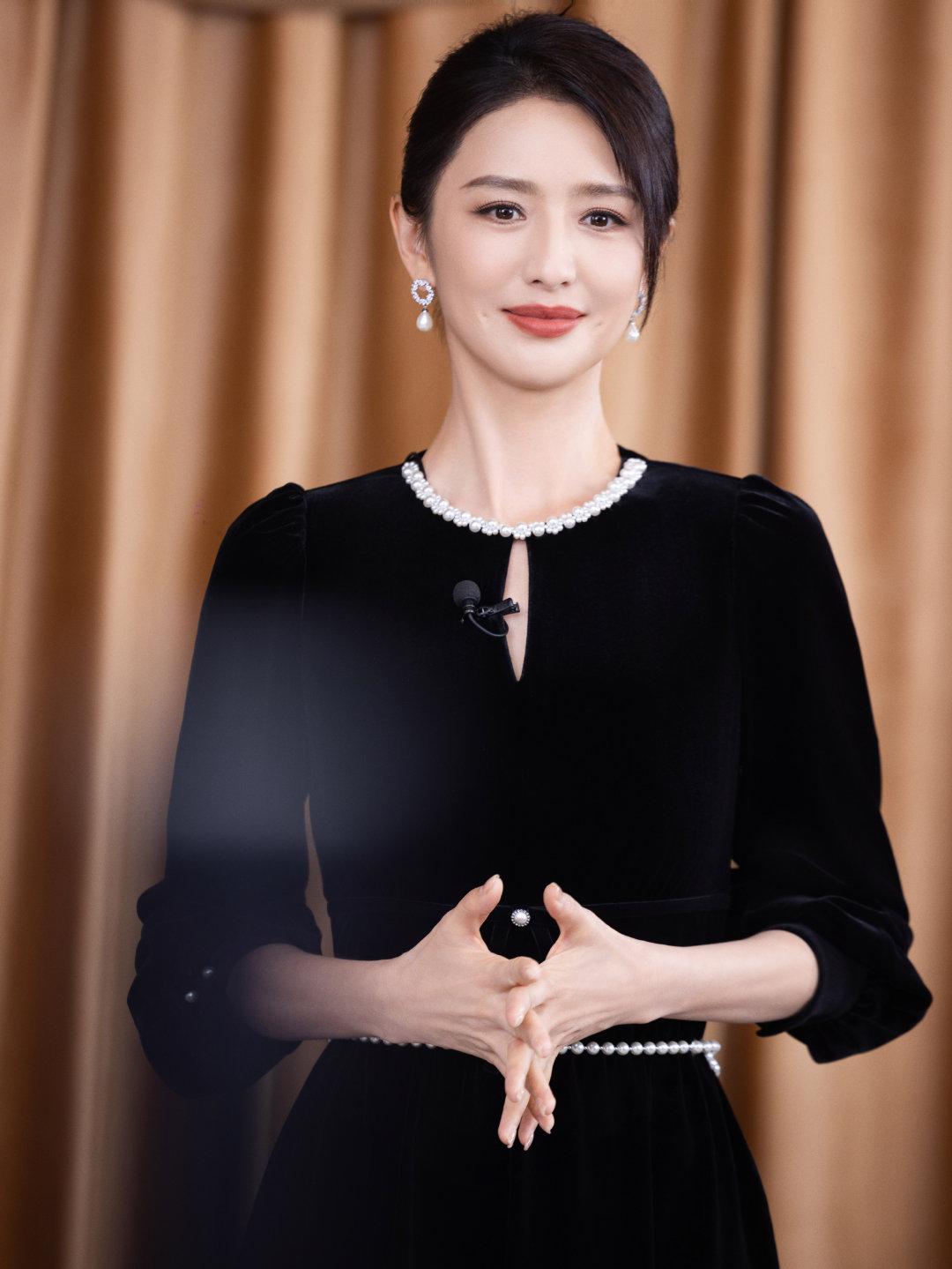 晒图笔记大赛成熟美人佟丽娅穿搭写真