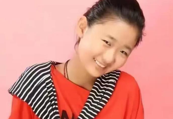 痛心！河北一癌症女孩在病房里对着亲戚朋友怒吼：“我凭什么就该死？”亲戚们一个个劝