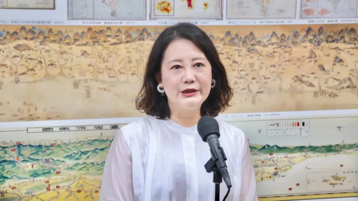 吴思瑶的报应来了，据岛内传来消息，吴思瑶主动辞去民进党党团干事长。也就是说，吴思