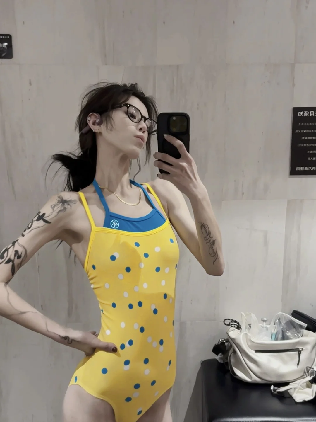 不知道 我的身材很曼妙