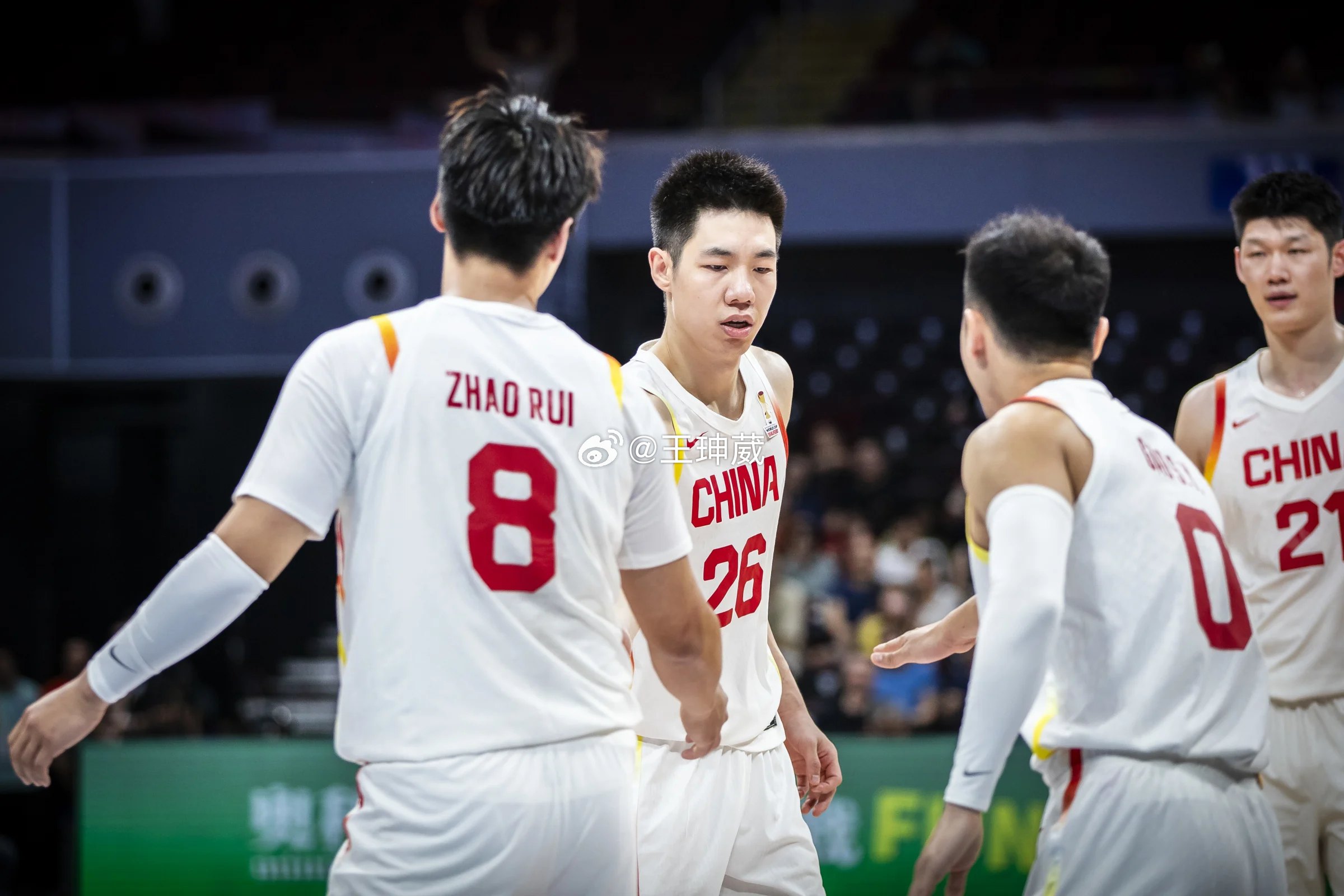 中国男篮窗口期两连胜，今天赢省队，一点不轻松，最后打得真是血压飙升，好在赢了比赛