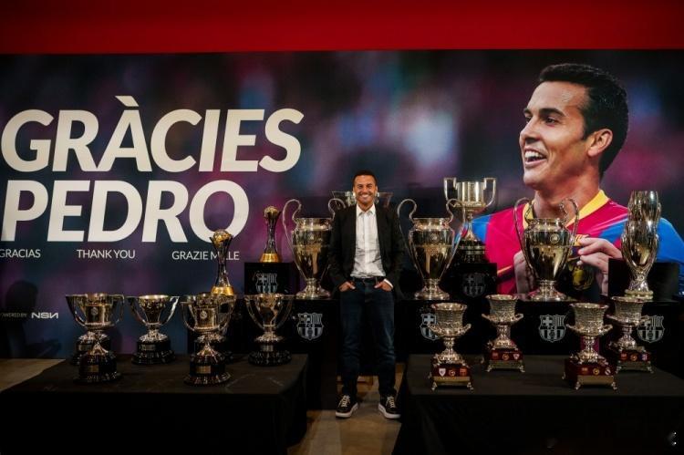 39岁前巴萨边锋佩德罗宣布退役，红蓝军团在官方社媒上对其进行了致敬。巴萨官推写道