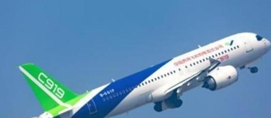 美国这一刀捅的可真够狠！一刀直插C919命脉，中国引以为傲的商飞C919客机，交