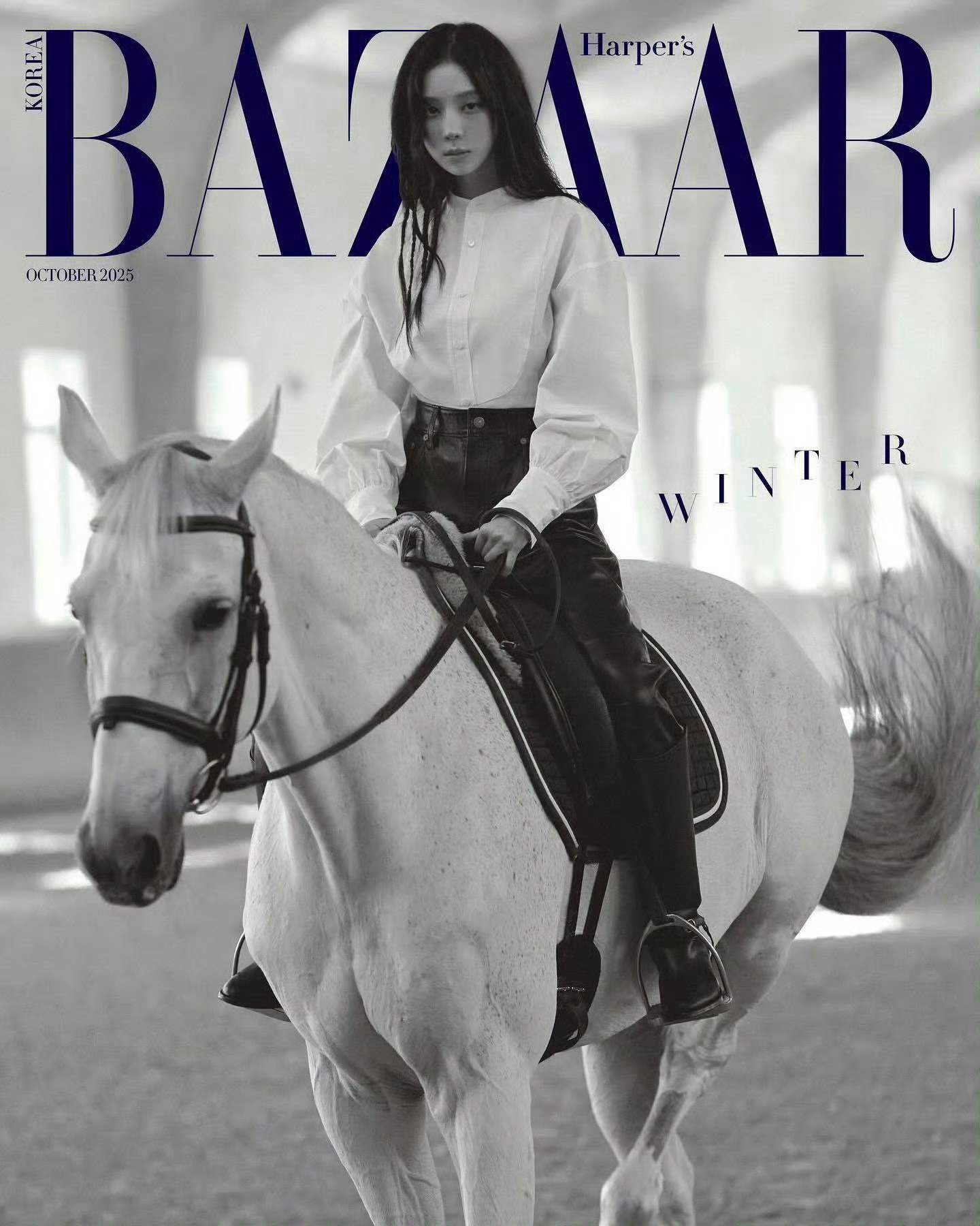 Winter金玟庭登上韩版《Harper‘s Bazaar》2025年10月刊封