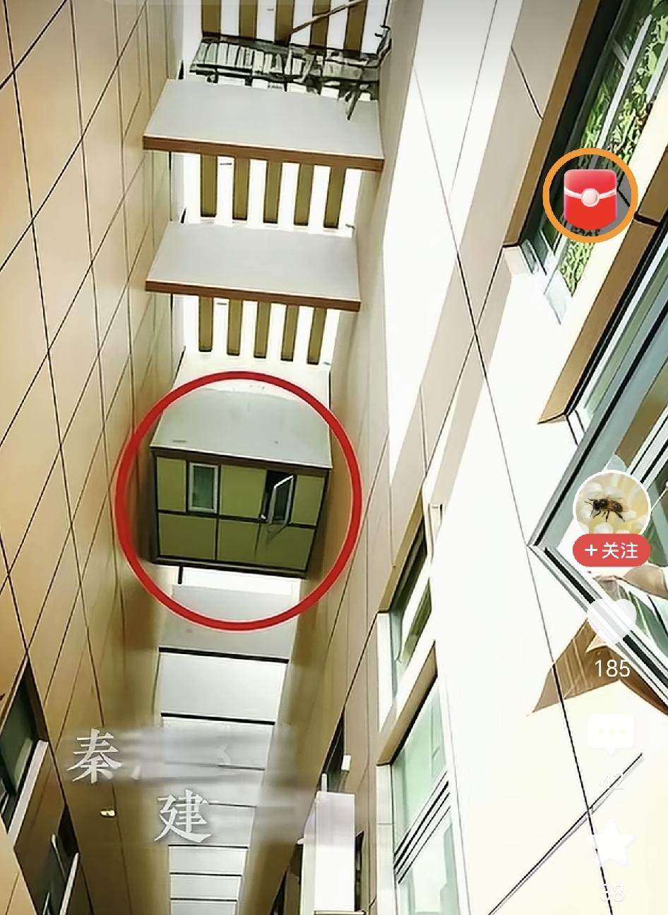 说真的，这种房东胆子也真大，这样的地方也敢违建？
让人住着不担心发生意外吗？