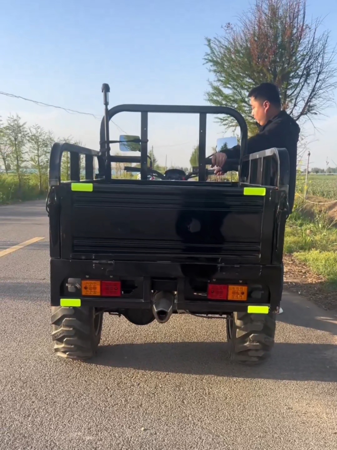 三蹦子界的超跑，小伙把黄龙600改装成三轮车，听听这迷人的声浪，听说下一步计划拿