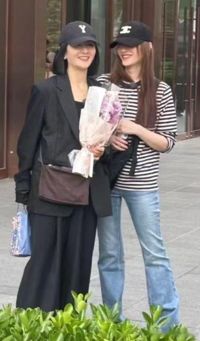 谢娜不再害怕 快乐病毒娜姐带着新综姐姐当家 来啦，娜姐不愧是行走的快乐源泉，就连
