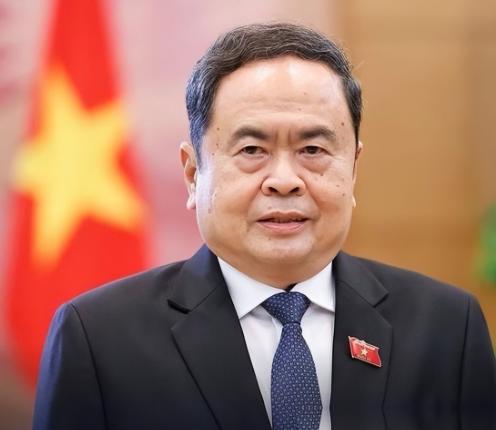 越南国会主席陈青敏 10 月 11 日落地北京，提了一个很直白的诉求：提升战略基