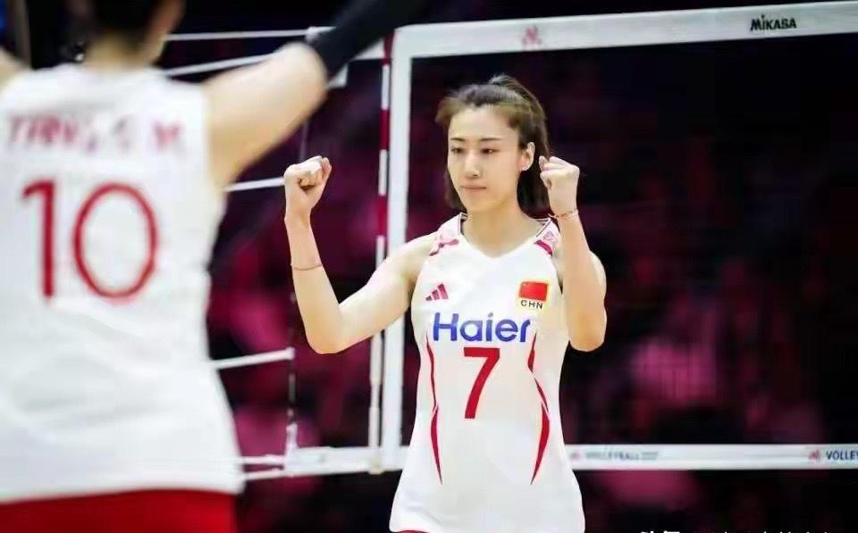 中国女排3-0塞尔维亚球员评分：王奥芊、唐欣100分，董禹含60分！北京时间6月
