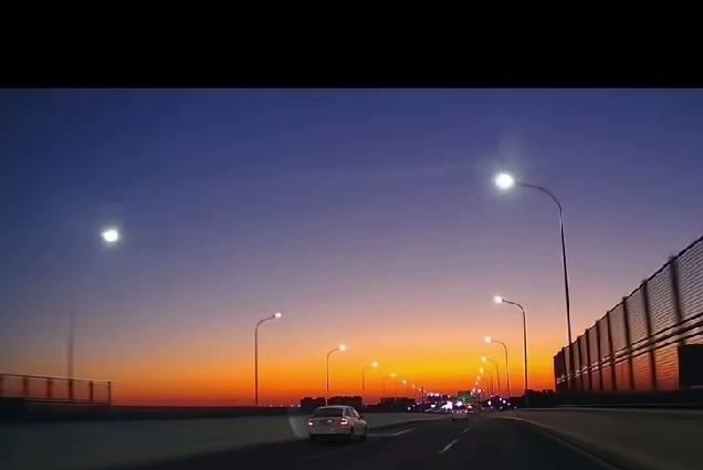 美媒终于回过味：中国买石油，藏着颠覆格局的大棋！
 
“中国这哪是单纯买石油？”