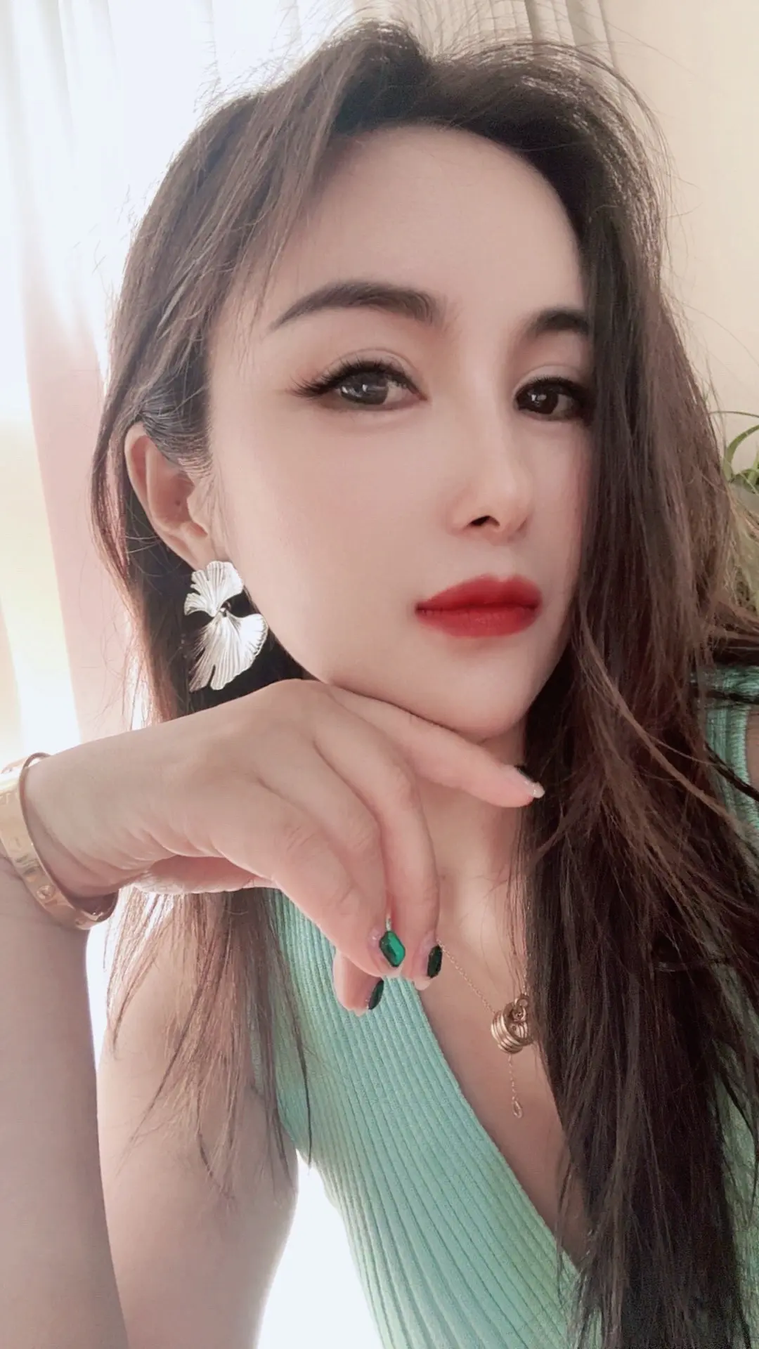 “有什么好焦虑的，人生不过三万天，烂事早晚会翻篇，人生只是一场体验，用...