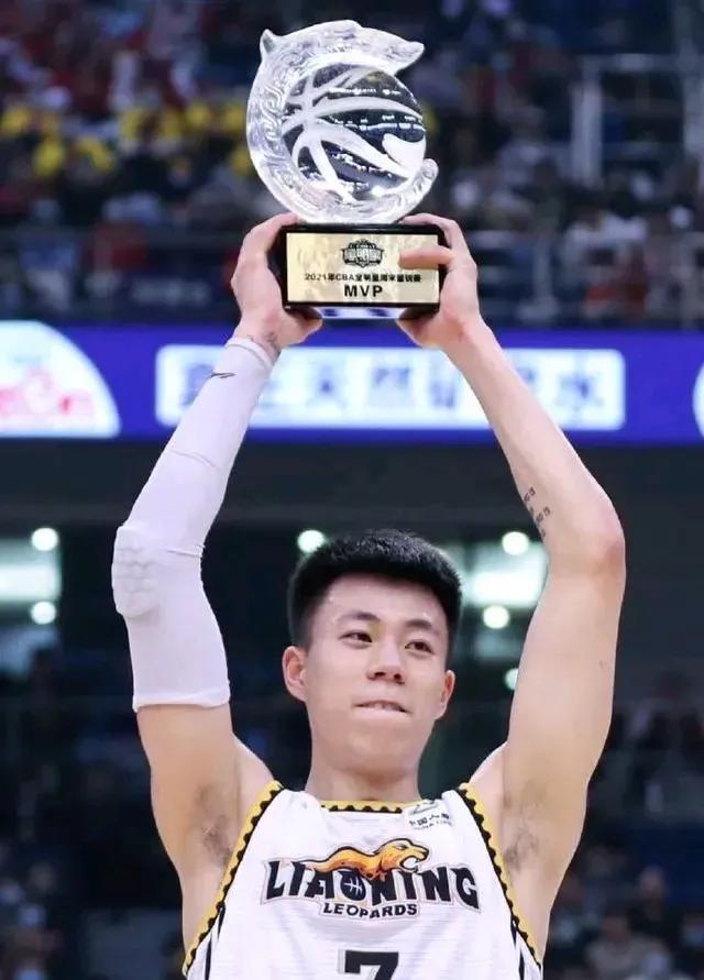 毫无疑问！CBAicon本赛季常规赛iconMVP得主100%。除了张公子不能有