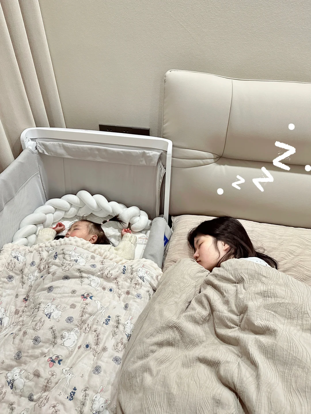 我听崔玉涛的❗️让宝宝自己睡小床…