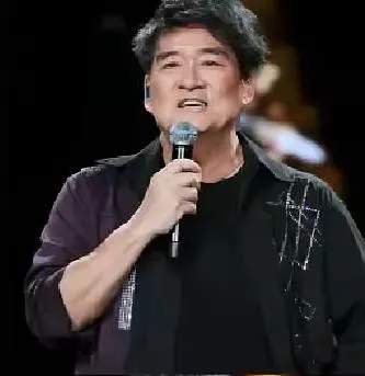 《周华健汕头忘词两秒，万人接唱：真诚，才是最好的演出》