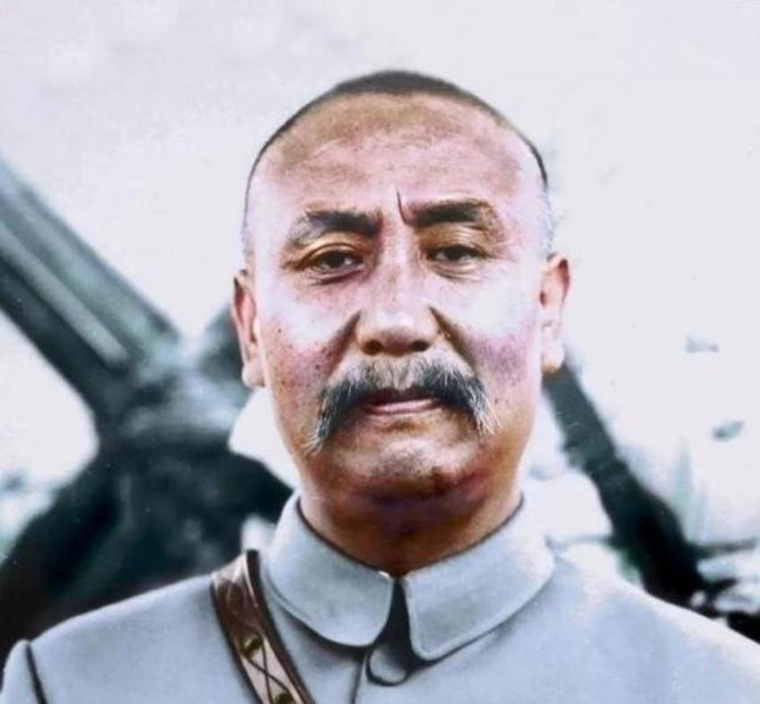 1960年，阎锡山死在台湾荒山，身边只剩一条狗；他曾带去几十箱黄金，到死才知那不
