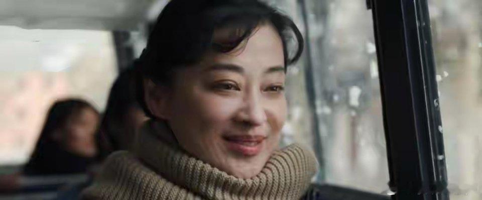 《好好的时光》里，庄先进的中年人生步步惊心，他扛住了家庭重组的矛盾、职场的倾轧，