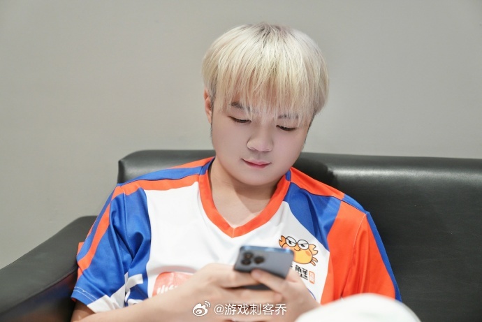 LGDNBW首个锁定夏季赛S组恭喜杭州LGDNBW率先锁定夏季赛第二轮S组，期待