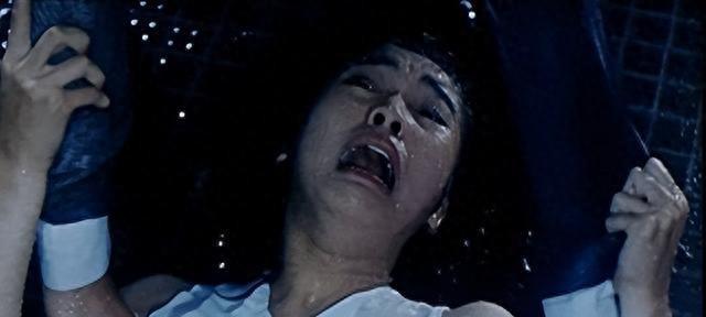 1974年，成都一个案子。警方找到一枚鞋印，和嫌疑人的鞋码对上了。但法官摇头说，