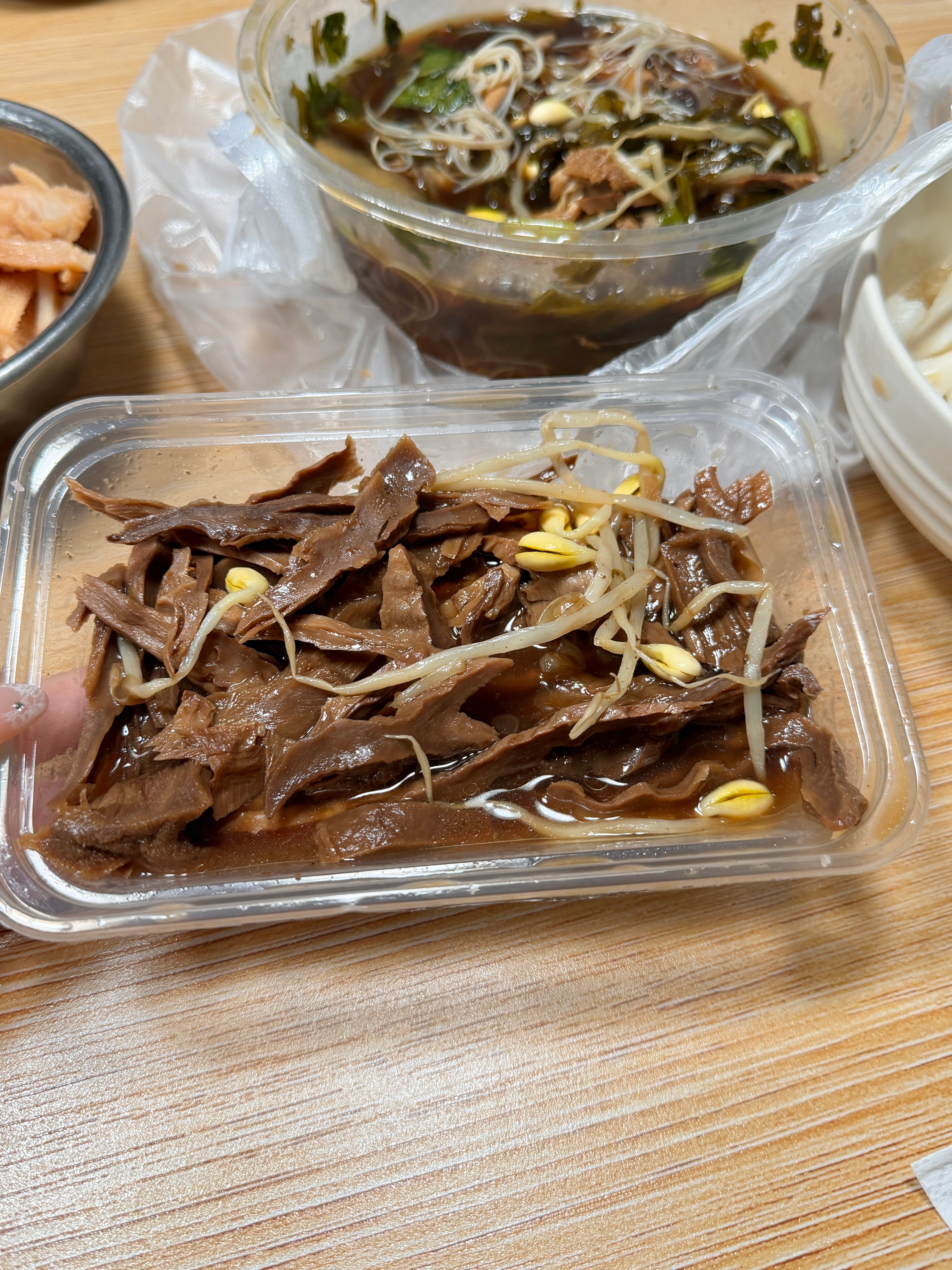 吃到一半想起来拍 酸菜鸡壳 甜甜的好美味 