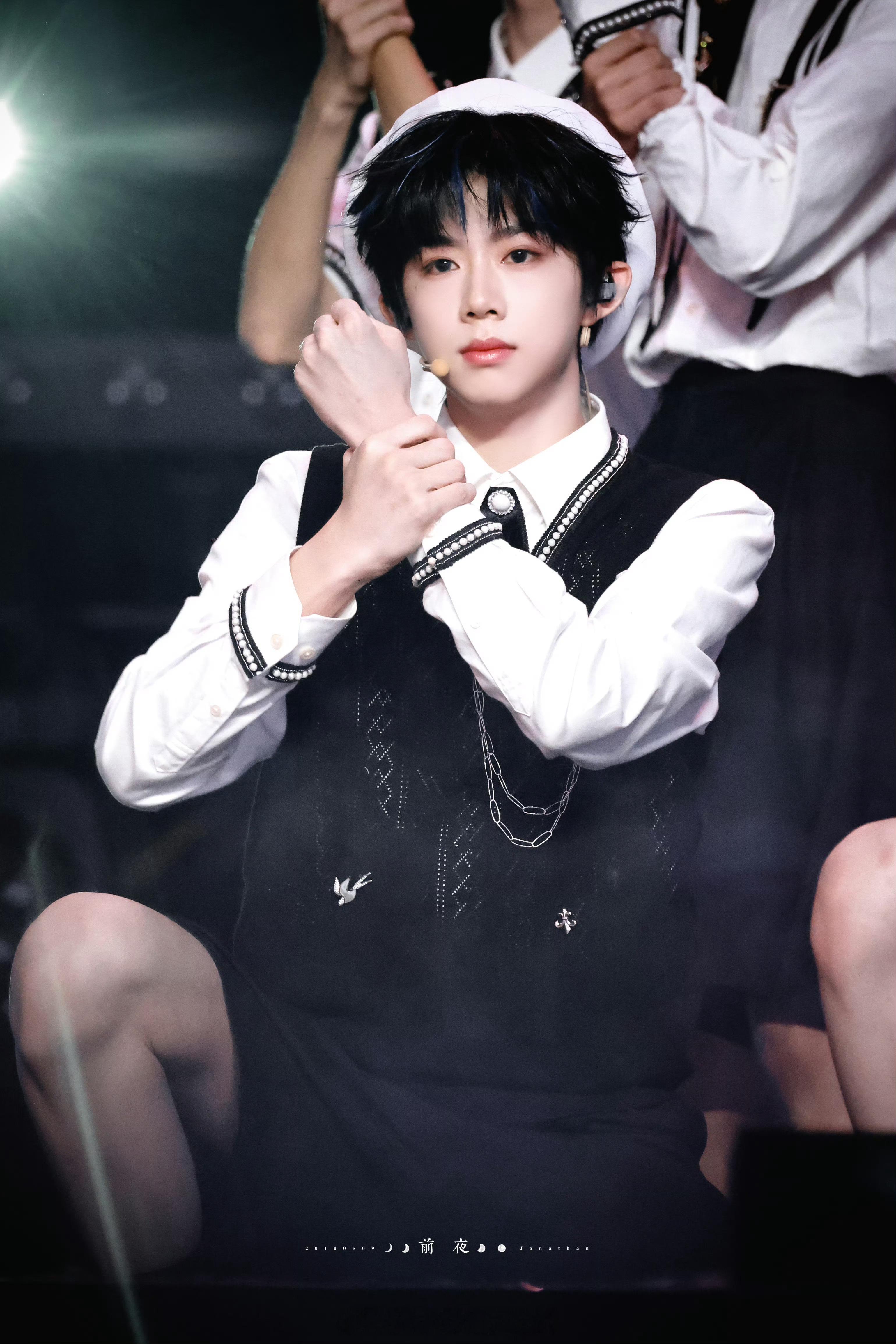 陈奕恒公演饭拍来了🔥好明媚的少年陈奕恒 ​​​