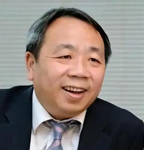 汉奸石平叫嚣“国内无亲属”，把卖国说得这么清新脱俗，你是第一个
 
8月11日，