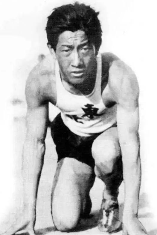 1932年，刘长春揣着张学良给的8000大洋，坐了22天船，上岸第二天就参加洛杉