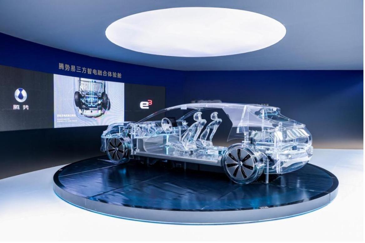 2025年12月18日，比亚迪第1500万辆新能源汽车下线仪式在济南工厂顺利举行