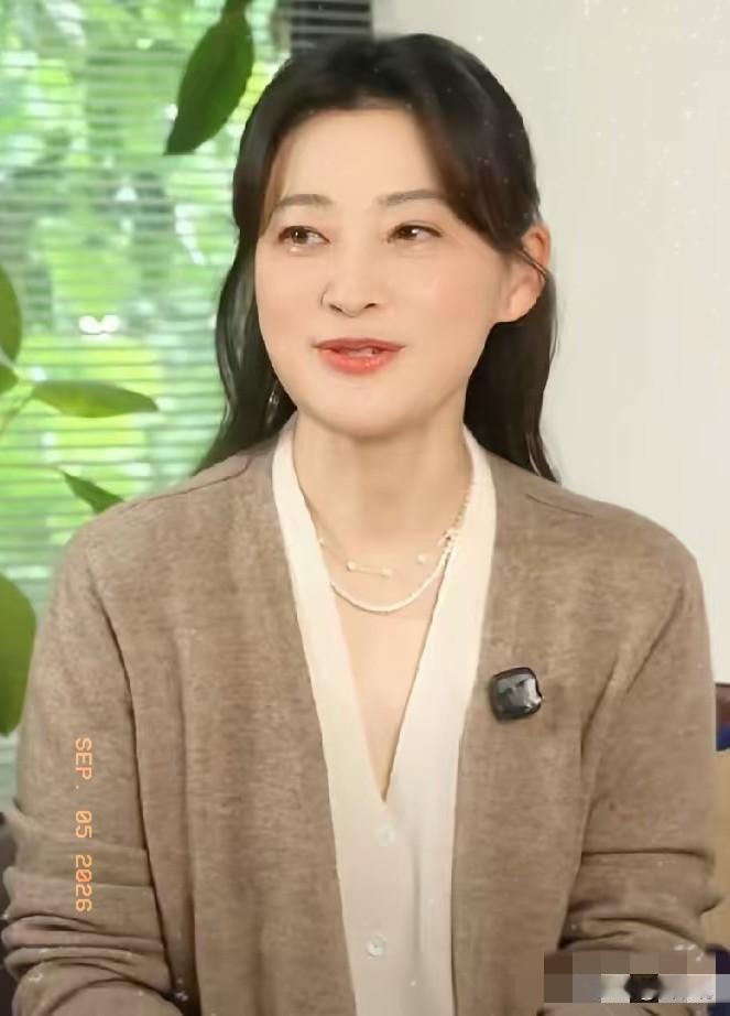 知名演员梅婷在9月4号晚上也开始直播带货，却在短短的几小时内直播翻车，有不少人直