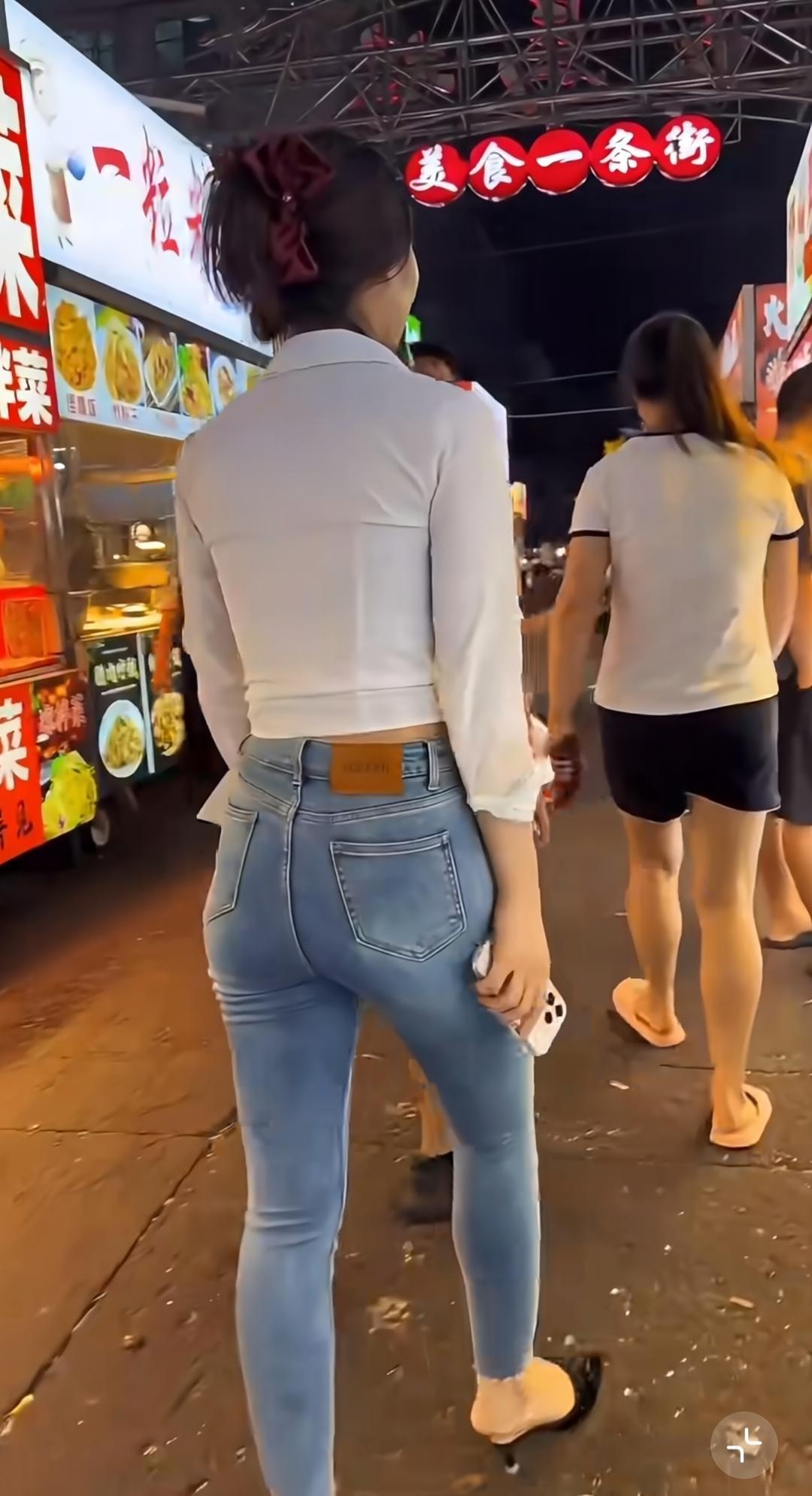 太紧不好看 这种稍微宽松点的才好看