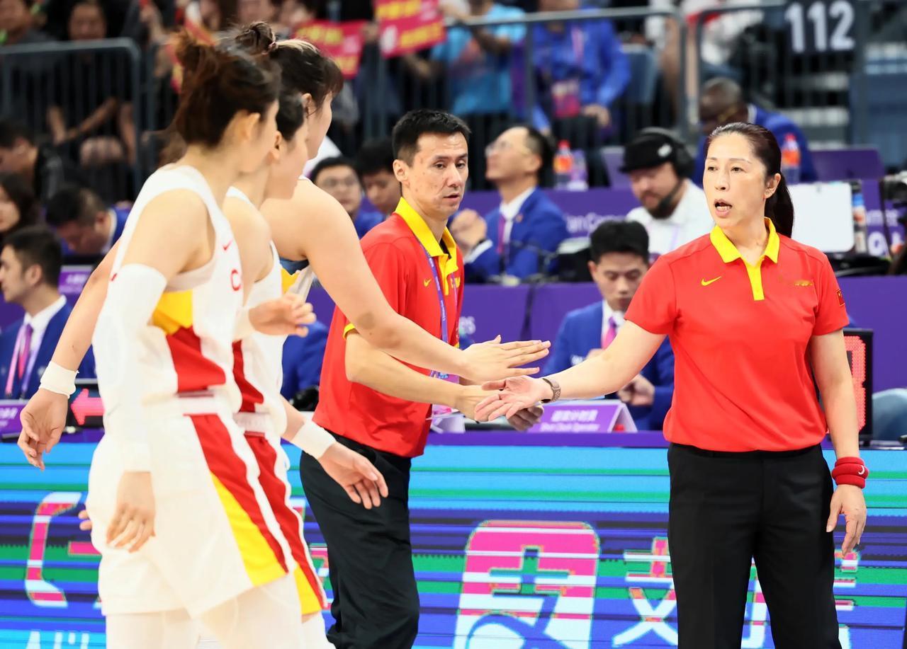 中国女篮战胜波多黎各女篮，李月汝得到22分23篮板

1、李梦：8.5分，表现非