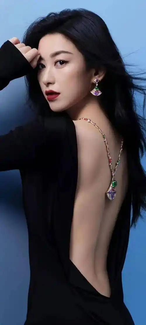 朱珠——内娱松弛感美人

有句歌词是这样唱的——我的气质你模仿不来。朱珠这又美又